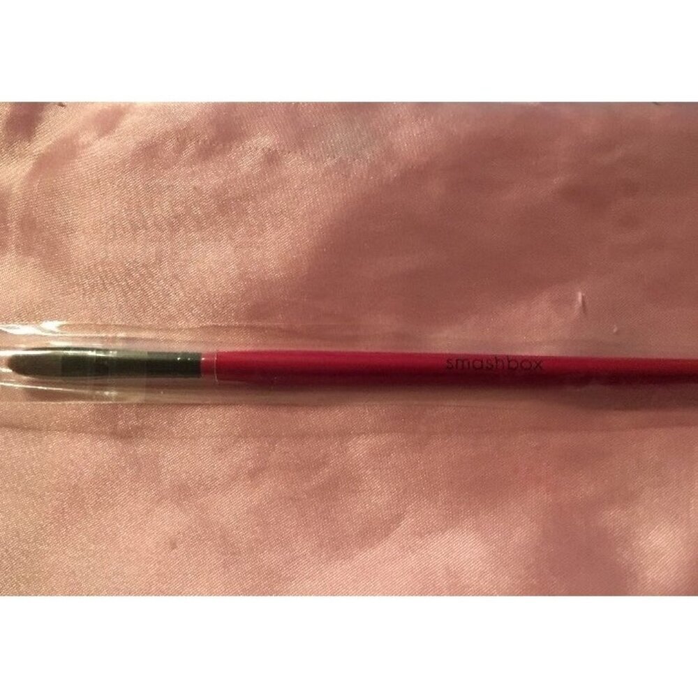 SMASHBOX Precision Concealer Brush #31 LONG SEALED 7" long new